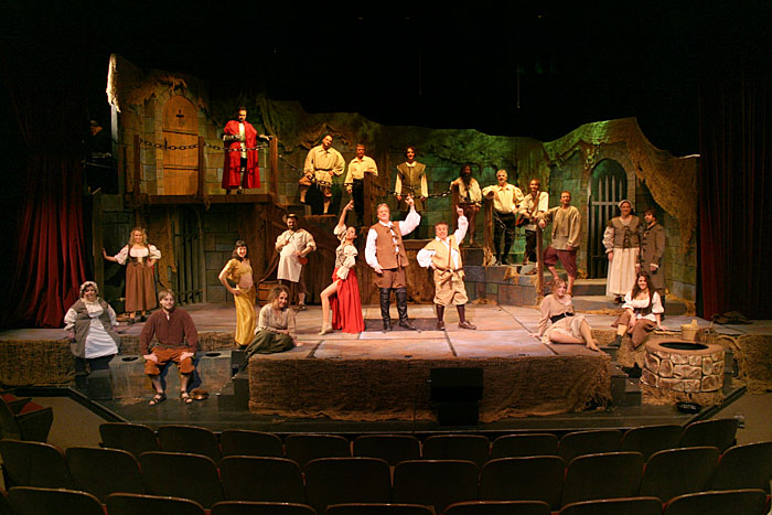 Cast of Man of La Mancha